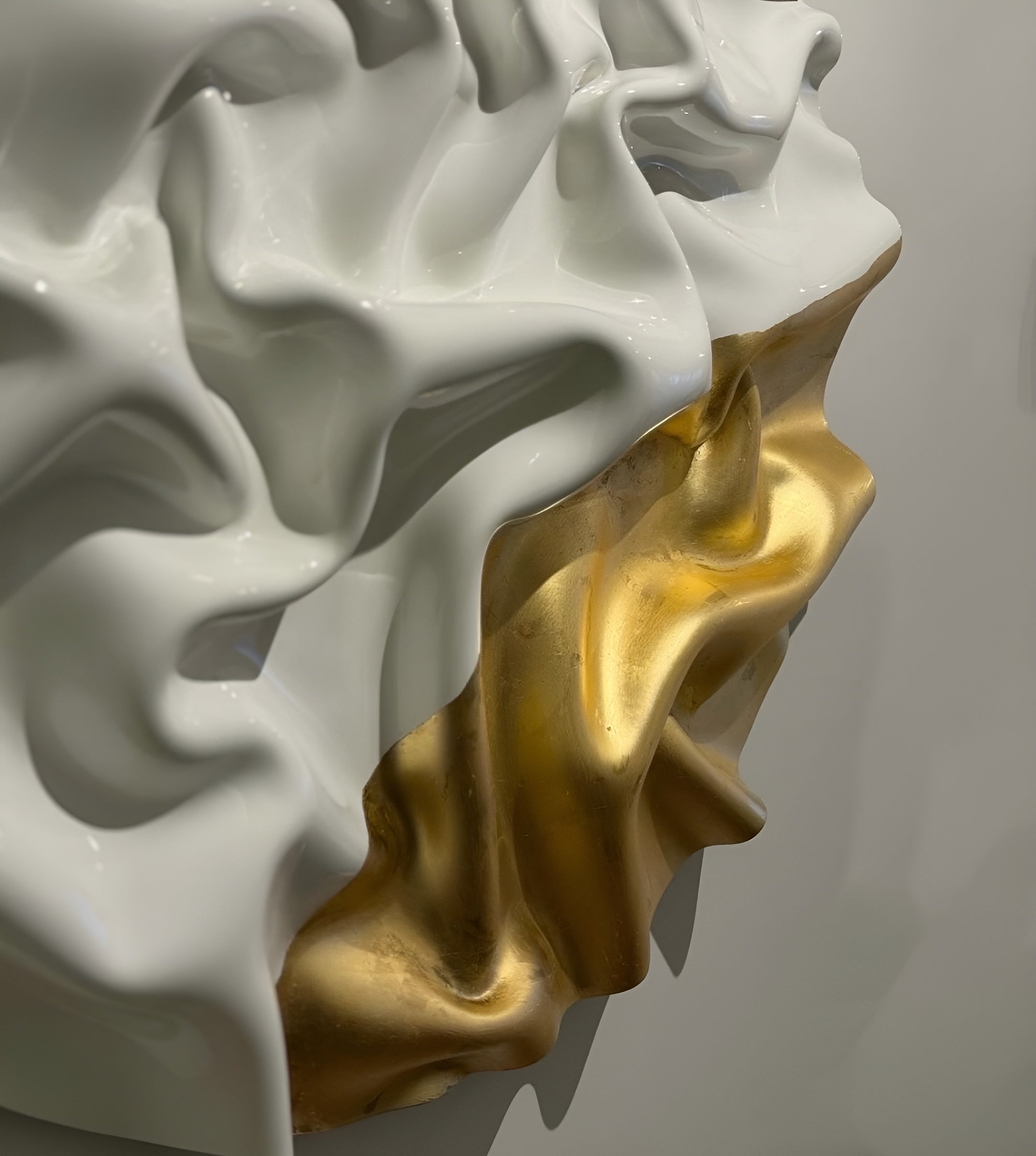 WaveGlow Round Wooden Wall Art