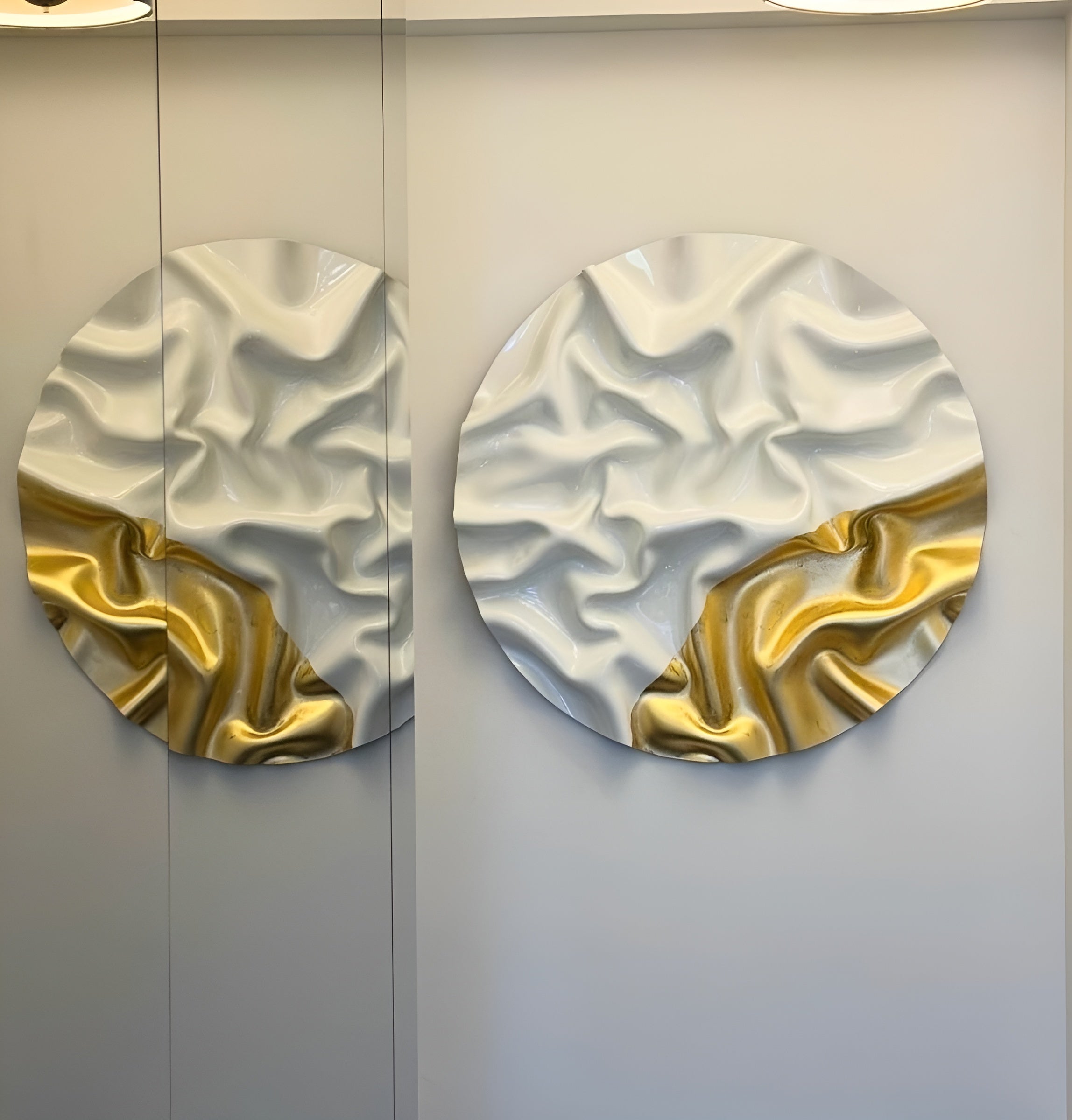 WaveGlow Round Wooden Wall Art