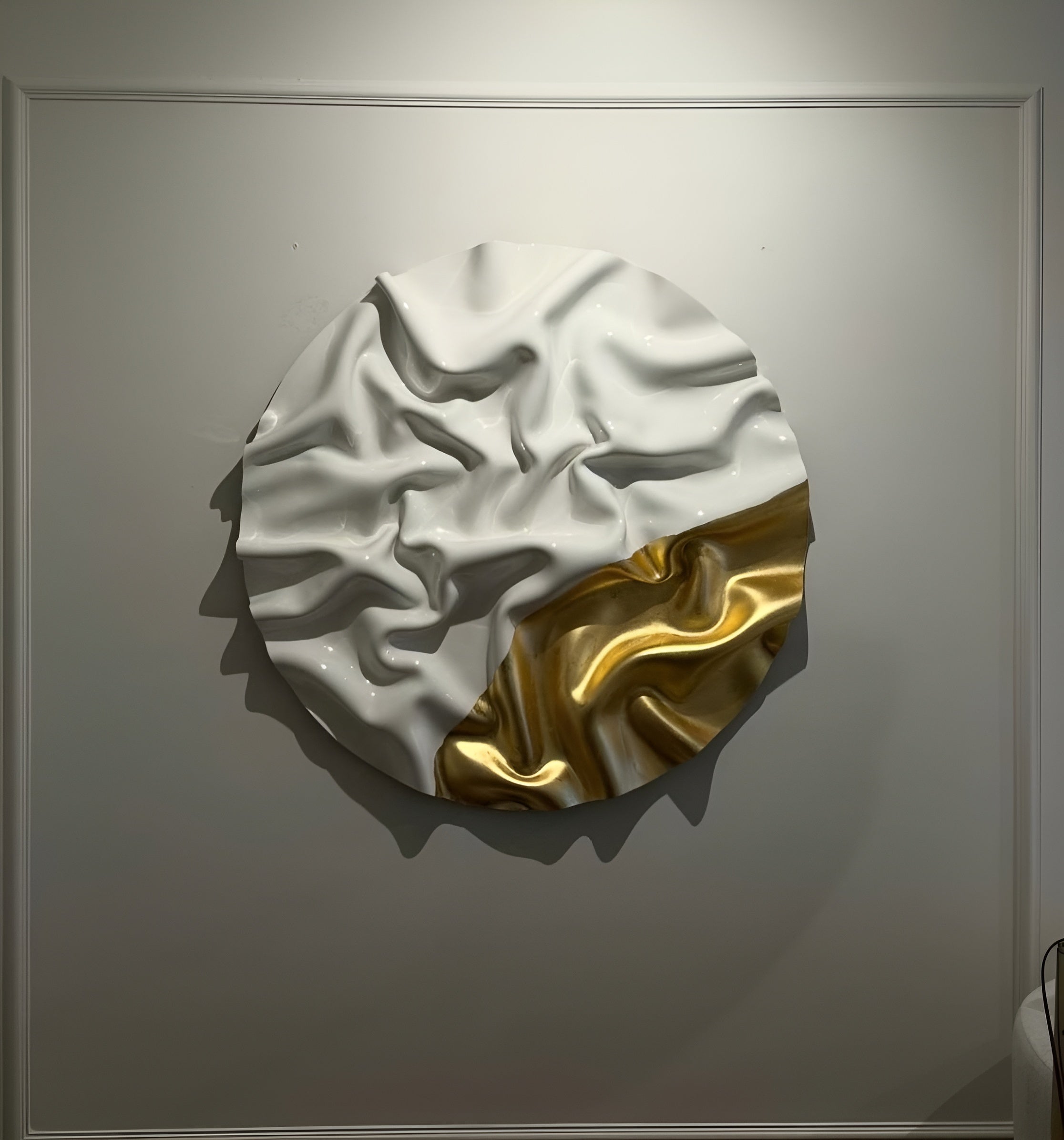 WaveGlow Round Wooden Wall Art